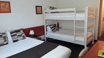 hotel la belle poule