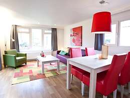 Well-kept Chalet in a Holiday Park, Adjacent to the Hoge Veluwe Nation