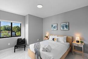 Spacious 4-BR House for Your Comfort