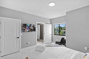 Spacious 4-BR House for Your Comfort