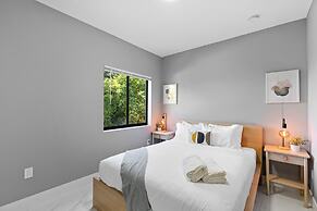 Spacious 4-BR House for Your Comfort