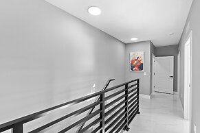 Spacious 4-BR House for Your Comfort