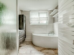 Swanky Cottage in Saasenheim With Balcony