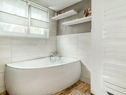 Swanky Cottage in Saasenheim With Balcony