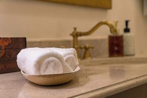 Luxury Historic 5BR Boutique hotel