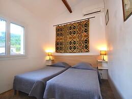 Villa With Swimming Pool Within the Luberon