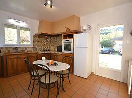 Villa With Swimming Pool Within the Luberon