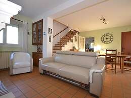 Villa With Swimming Pool Within the Luberon