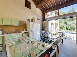Villa With Swimming Pool Within the Luberon