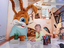 Restyled Holiday Home With Sauna, in a Holiday Park at 20 km. From Nor