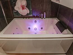 Beautiful Cottage in La Chaux With Jacuzzi