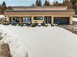 Beautiful Cottage in La Chaux With Jacuzzi