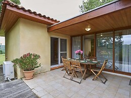 Tidy Bungalow With Dishwasher