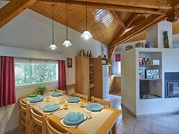 Tidy Bungalow With Dishwasher