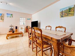 Villa With Swimming Pool in Sorgues