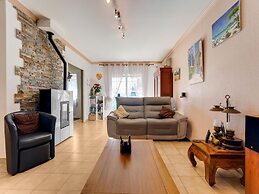 Villa With Swimming Pool in Sorgues
