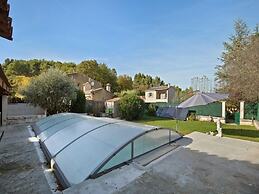 Superb House With Pool Near the Luberon