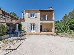 Superb House With Pool Near the Luberon