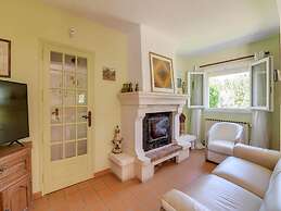 Superb House With Pool Near the Luberon