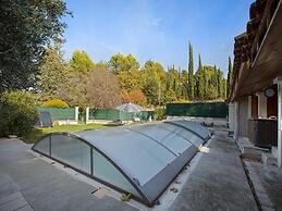 Superb House With Pool Near the Luberon