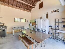 Superb House With Pool Near the Luberon