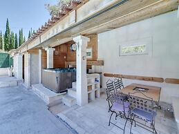 Superb House With Pool Near the Luberon
