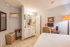 Romannas Golden Ray Oceanfront Condo (107055020)