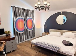 Massive Compound 20 Beds-6 min walk