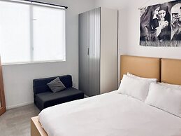 Massive Compound 20 Beds-6 min walk