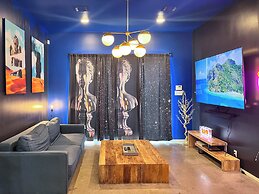 Massive Compound 20 Beds-6 min walk