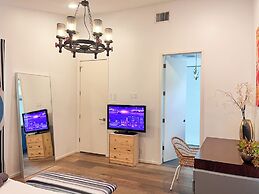 Massive Compound 20 Beds-6 min walk