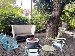 Massive Compound 20 Beds-6 min walk