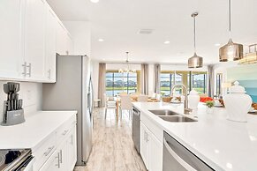 19 Guest Home w Pool Hot Tub Cinema BBQ