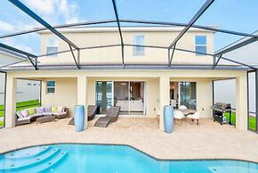 19 Guest Home w Pool Hot Tub Cinema BBQ