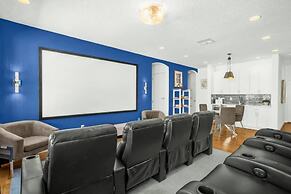 19 Guest Home w Pool Hot Tub Cinema BBQ