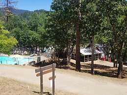 Lakeview Terrace Resort