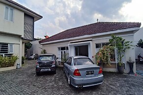 Capital O 94128 The Bale Teras't