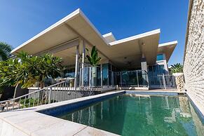 Water-front Paradise Pool - BBQ - Balcony Dining