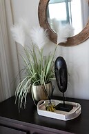 Water-front Paradise Pool - BBQ - Balcony Dining