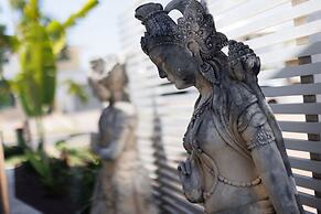 Water-front Paradise Pool - BBQ - Balcony Dining