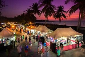 Water-front Paradise Pool - BBQ - Balcony Dining