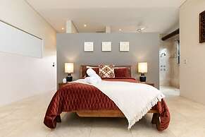 Water-front Paradise Pool - BBQ - Balcony Dining