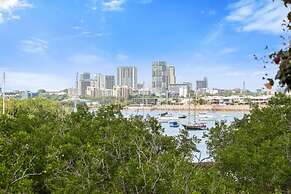 Water-front Paradise Pool - BBQ - Balcony Dining