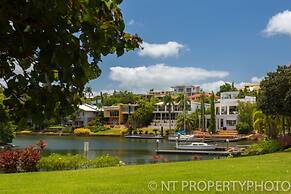 Water-front Paradise Pool - BBQ - Balcony Dining