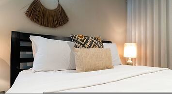 Water-front Paradise Pool - BBQ - Balcony Dining