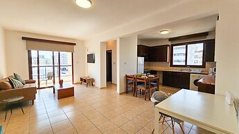 Sunlit Cozy Apartment