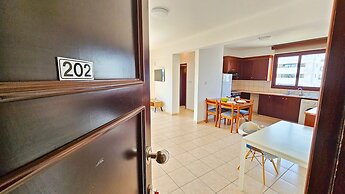Sunlit Cozy Apartment