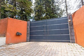 Scenic Haven Cozy Pet Friendly Retreat