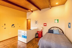 Scenic Haven Cozy Pet Friendly Retreat