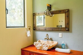 Scenic Haven Cozy Pet Friendly Retreat